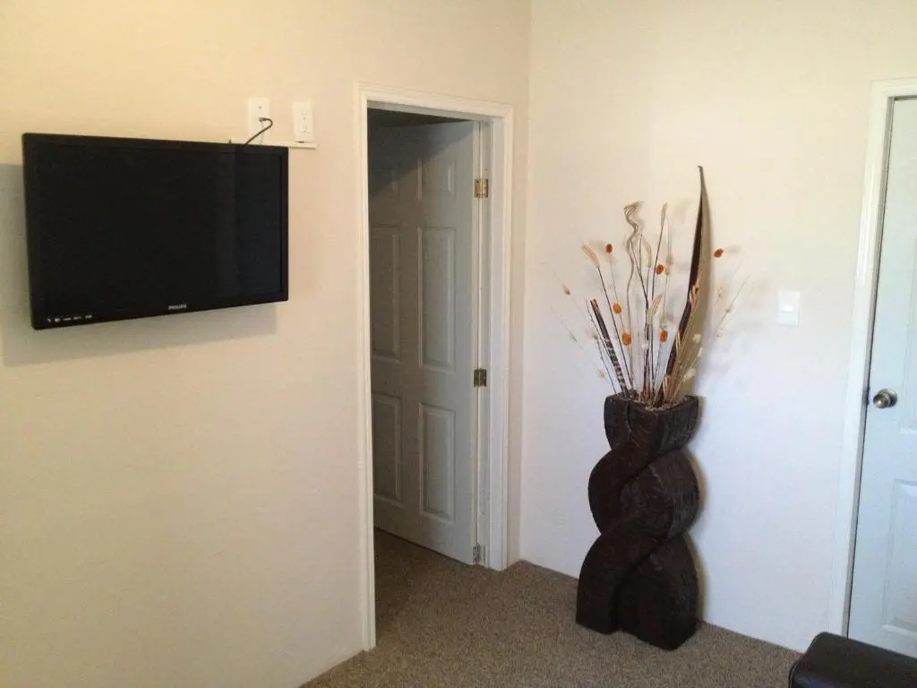 Television and interior details in a Hotel Central room